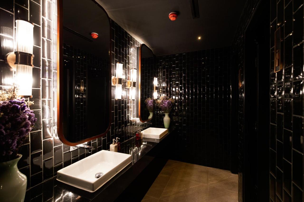 The Gravitique Hotel Khaosan Банкок Екстериор снимка