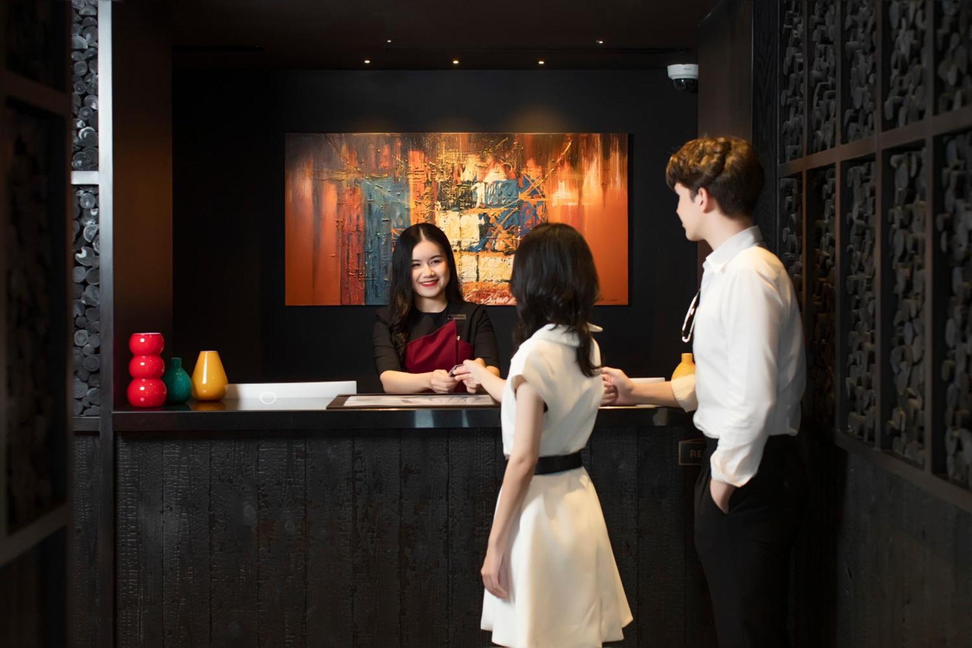 The Gravitique Hotel Khaosan Банкок Екстериор снимка
